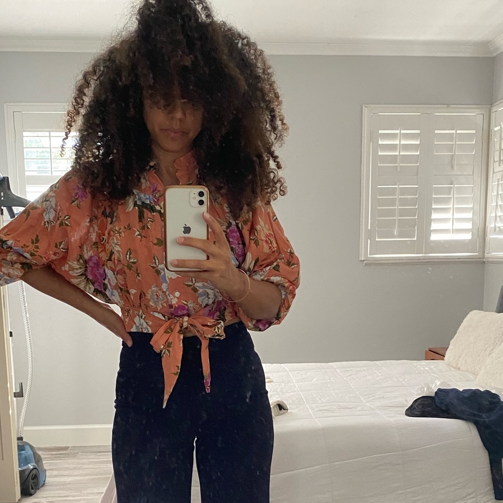 Floral crop linen blouse